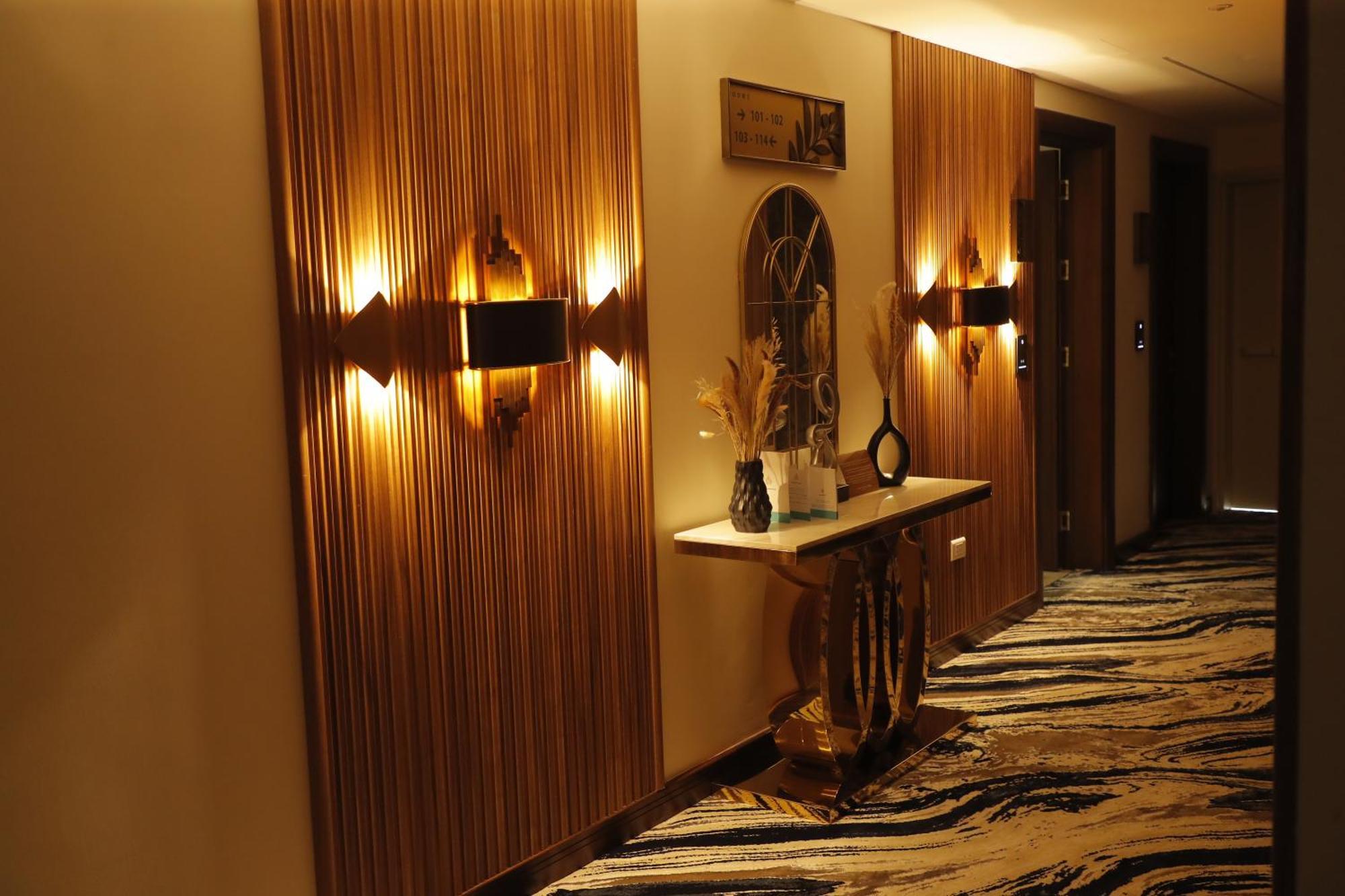 Soho Midtown Hotel Ash Shumaysani Екстериор снимка