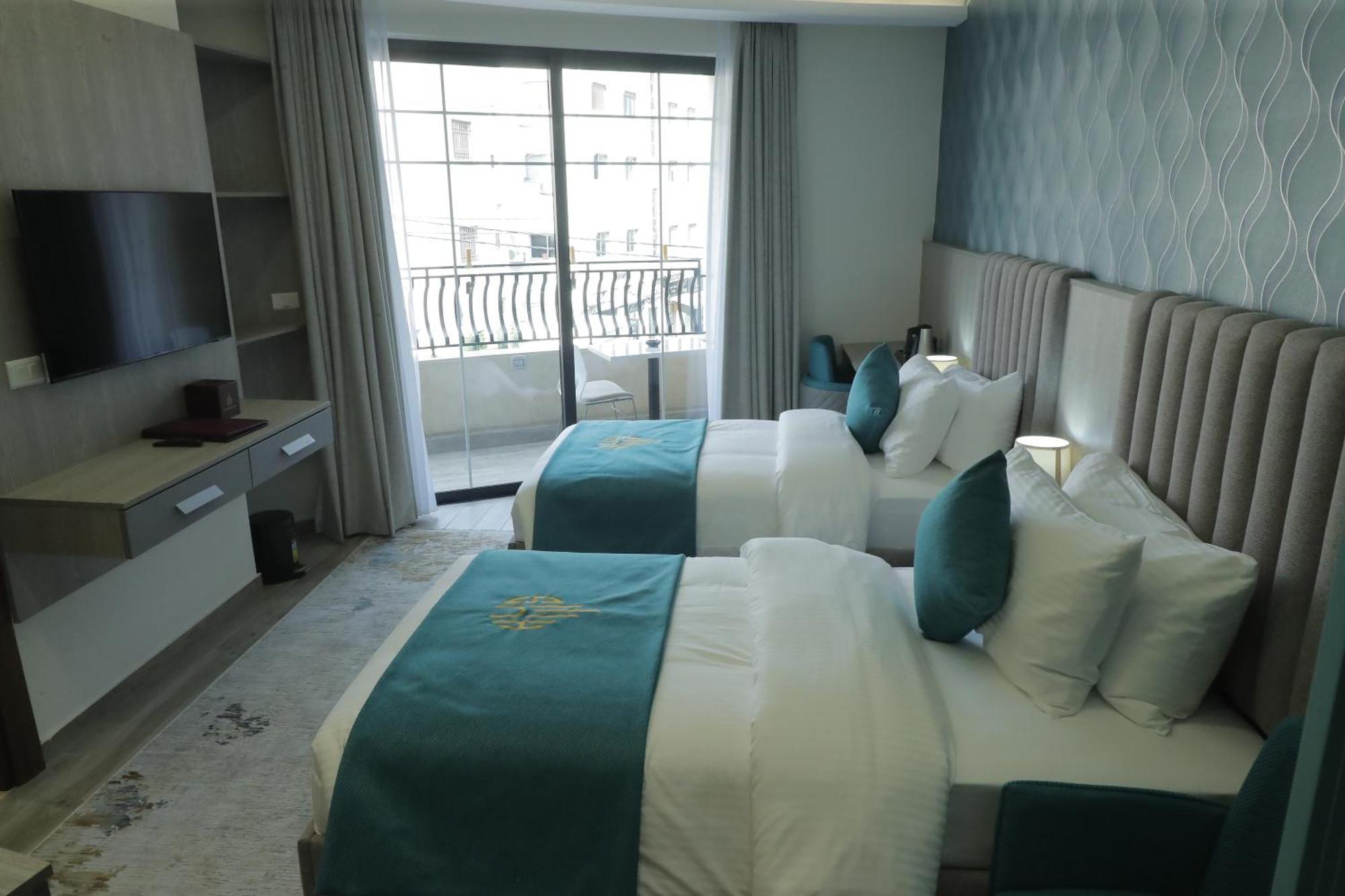 Soho Midtown Hotel Ash Shumaysani Екстериор снимка