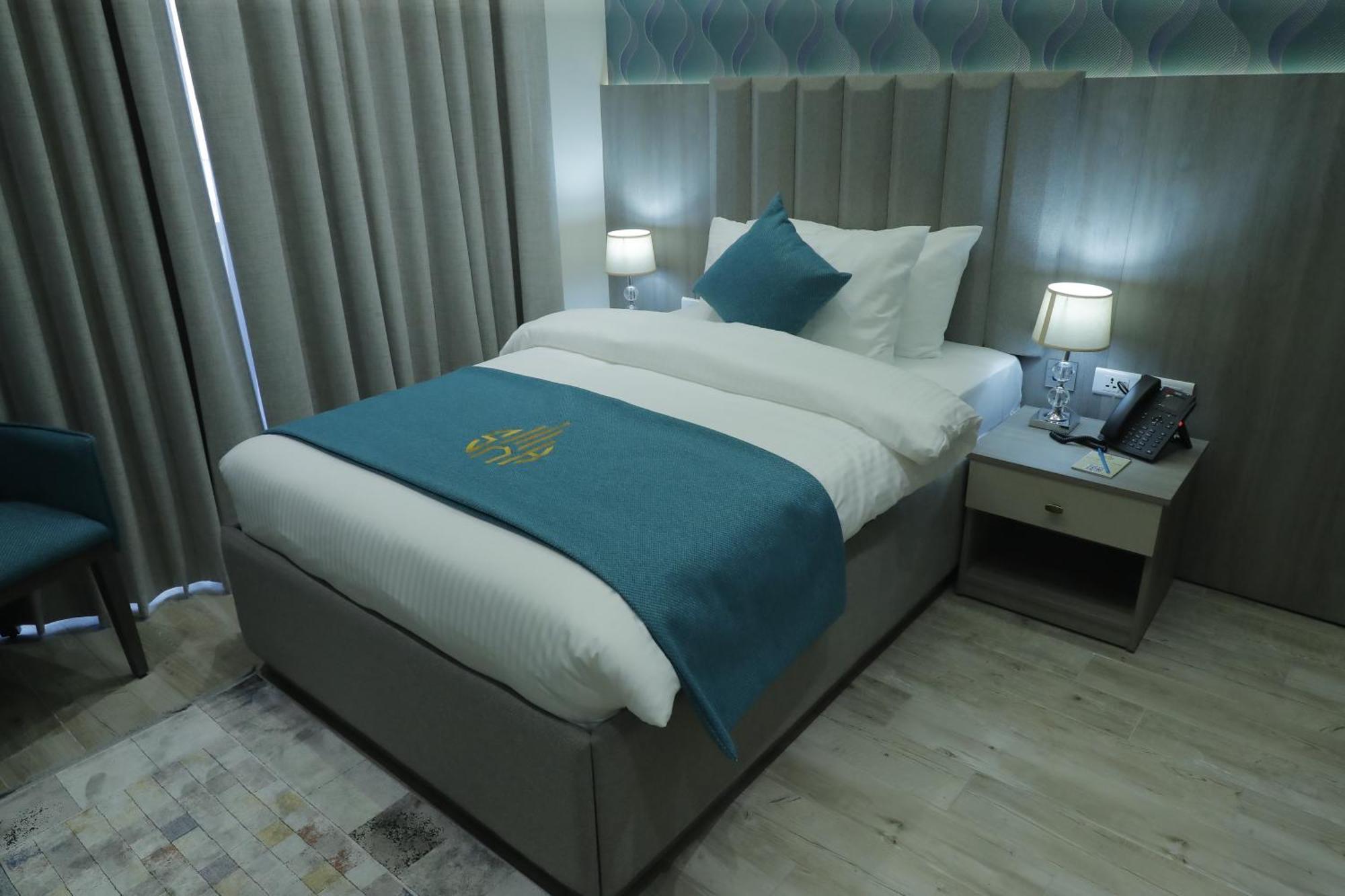 Soho Midtown Hotel Ash Shumaysani Екстериор снимка