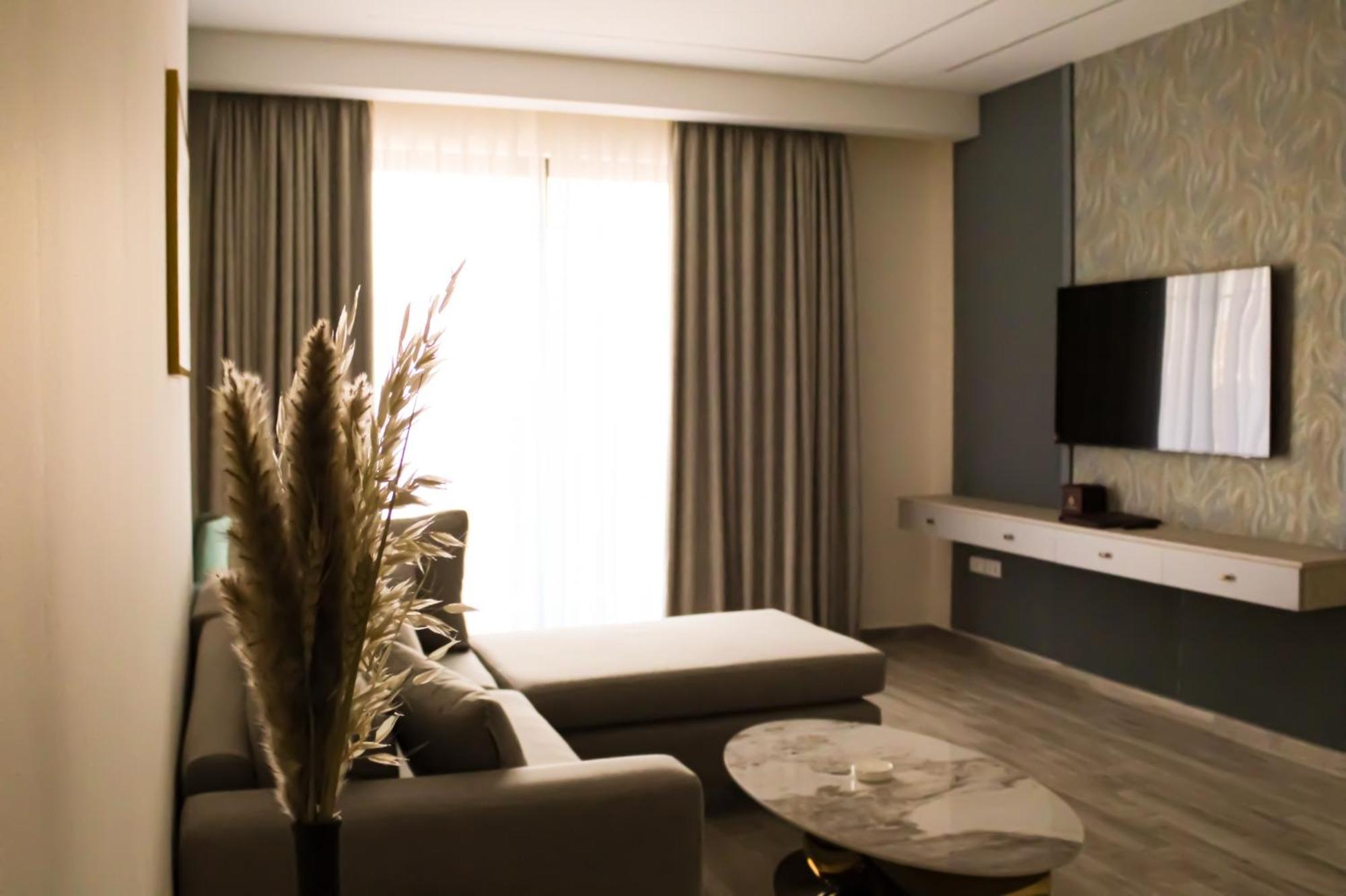 Soho Midtown Hotel Ash Shumaysani Екстериор снимка
